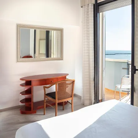 فندق Hotel Strand 3*