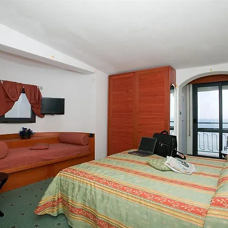 Hotel Strand بيلاريا-إيجيا مارينا