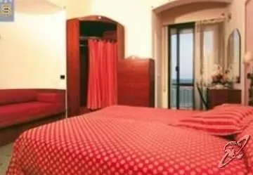 فندق Hotel Strand 3*