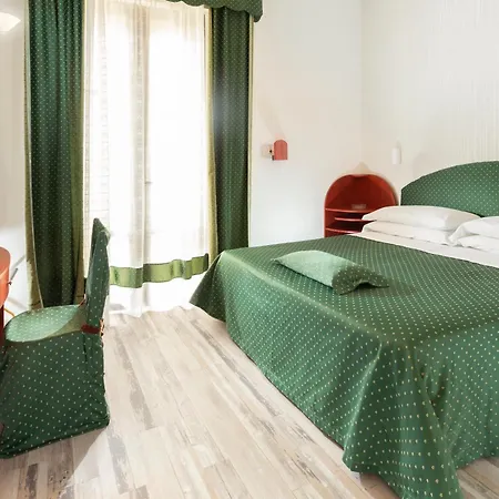 Hotel Strand فندق