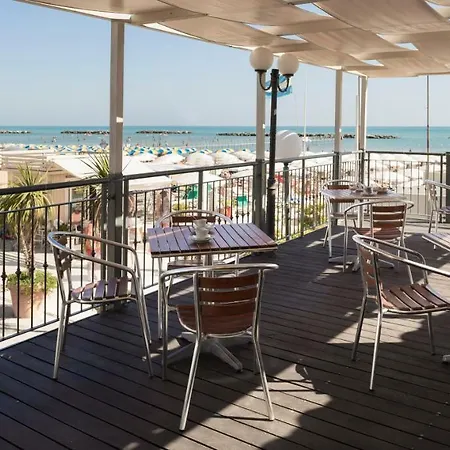 Hotel Strand Hotel 3*