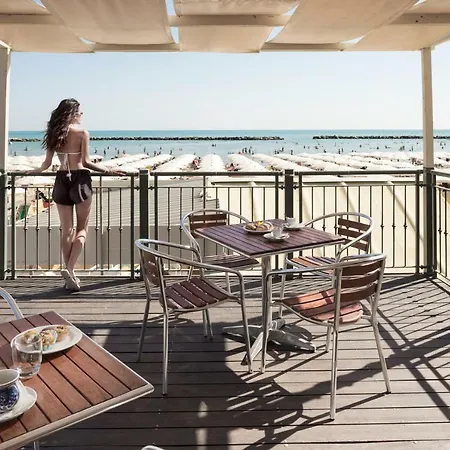 Hotel Strand Hotel 3*