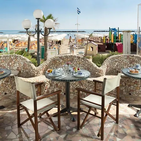 Hotel Strand 3* بيلاريا-إيجيا مارينا