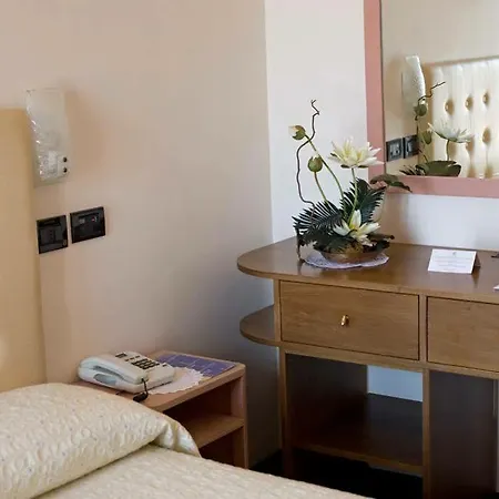 فندق Hotel Strand بيلاريا-إيجيا مارينا