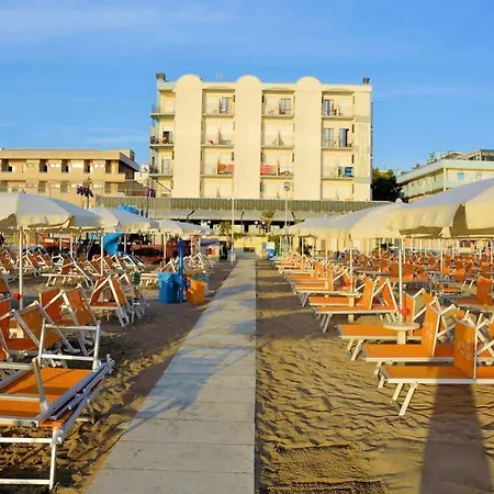 Hotel Strand Hotel 3*