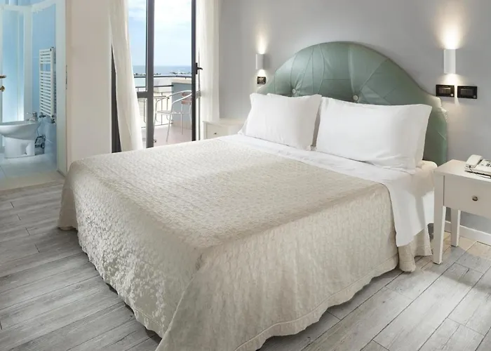 Hotel Strand Hotell 3*