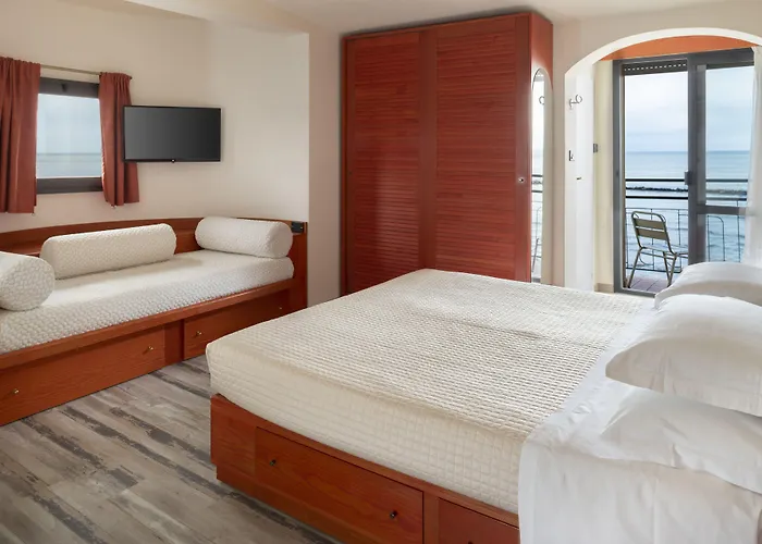 Hotell Hotel Strand 3*