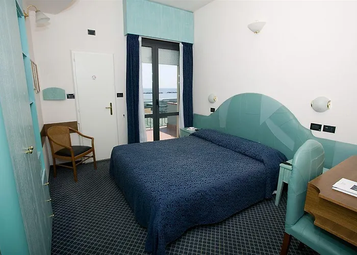 Hotell Hotel Strand 3*